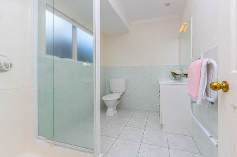 Photo of property in 20 Keswick Close, Northpark, Auckland, 2013