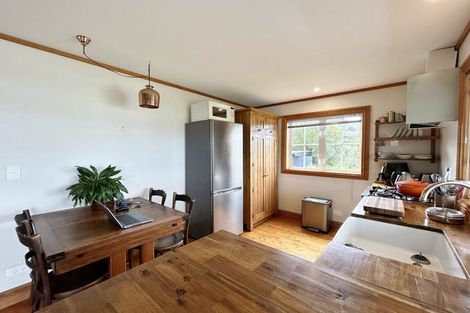 Photo of property in 33 Cornwall Road, Lyttelton, 8082