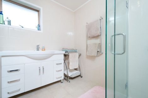 Photo of property in 2 Matuhi Rise, Henderson, Auckland, 0612