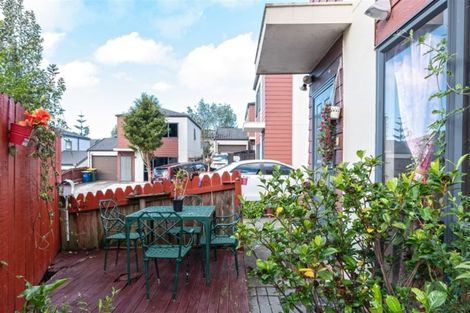 Photo of property in 17 Rakich Place, Henderson, Auckland, 0612