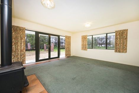 Photo of property in 1351 Rongotea Road, Kairanga, Palmerston North, 4475