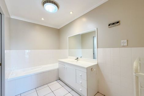 Photo of property in 10 Amherst Place, Albany, Auckland, 0632