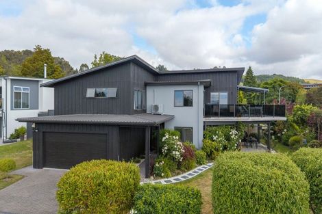 Photo of property in 2 Cherry Lane, Acacia Bay, Taupo, 3330
