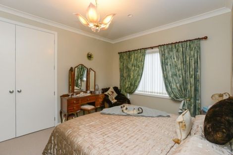 Photo of property in Heynes Place, 16 Heynes Place, Clive, 4102