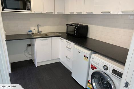 Photo of property in 1/18 Glenwood Avenue, Birkenhead, Auckland, 0626