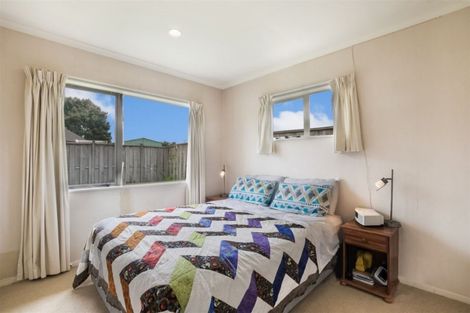 Photo of property in 114 Riverton Drive, Randwick Park, Auckland, 2105