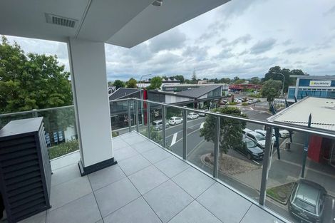 Photo of property in Bella Vista, 2d/84 Gunner Drive, Te Atatu Peninsula, Auckland, 0610
