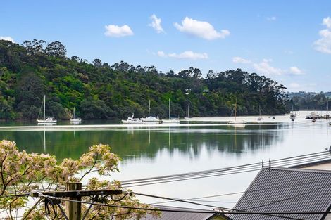 Photo of property in 53 The Terrace, Herald Island, Auckland, 0618