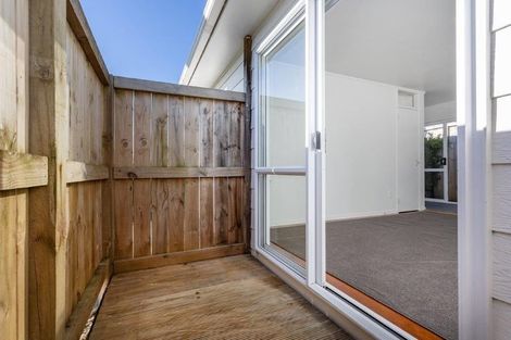 Photo of property in 126 Archibald Road, Kelston, Auckland, 0602