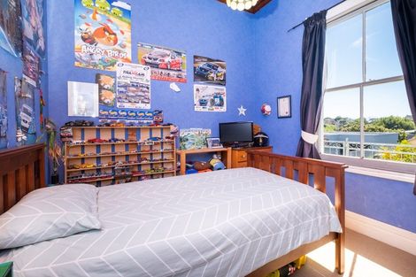 Photo of property in 27 Napier Terrace, Hospital Hill, Napier, 4110