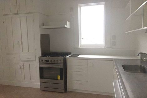 Photo of property in 15 Kenwyn Terrace, Newtown, Wellington, 6021