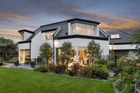 Photo of property in 20 Derenzy Place, Avonhead, Christchurch, 8042