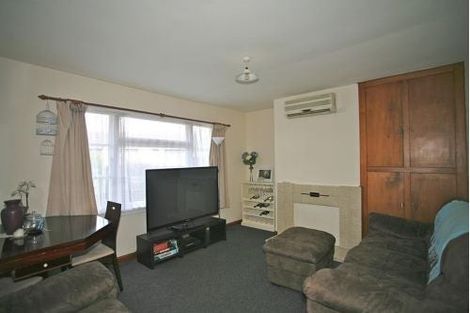 Photo of property in 143 Olliviers Road, Phillipstown, Christchurch, 8011