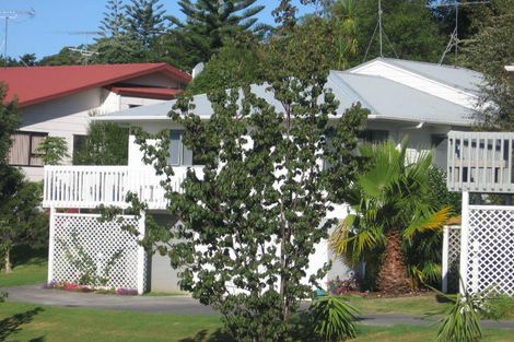 Photo of property in 2/6 Greenridge Court, Glenfield, Auckland, 0629