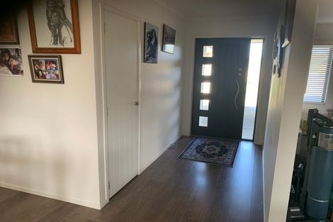 Photo of property in 96 Helenslee Road, Pokeno, 2472