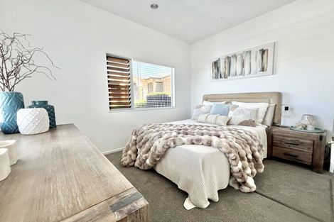 Photo of property in 16 Southworth Place, Grandview Heights, Hamilton, 3200