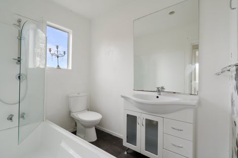 Photo of property in 9 Rangeview Road, Sunnyvale, Auckland, 0612