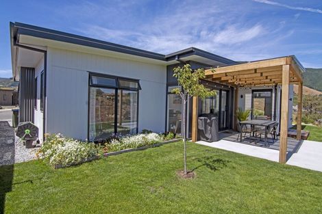 Photo of property in 23 Hill Tops Way, Stoke, Nelson, 7011