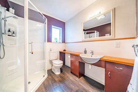 Photo of property in 24 Glen Road, Stokes Valley, Lower Hutt, 5019