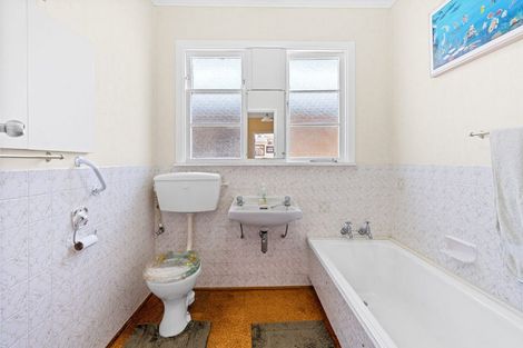 Photo of property in 1 Huia Street, Foxton Beach, Foxton, 4815