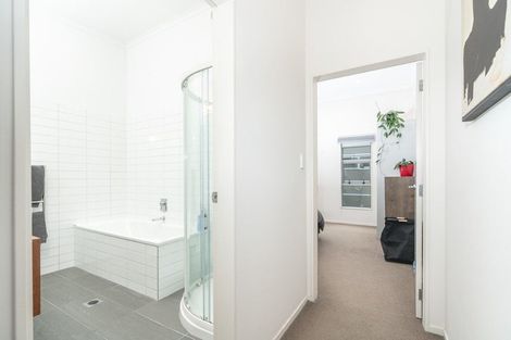 Photo of property in 2/123 The Parade, Island Bay, Wellington, 6023