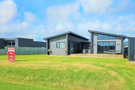 Photo of property in 139 Ngaio Drive, Matarangi, Whitianga, 3592