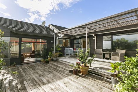 Photo of property in 6b Woodfern Crescent, Titirangi, Auckland, 0604