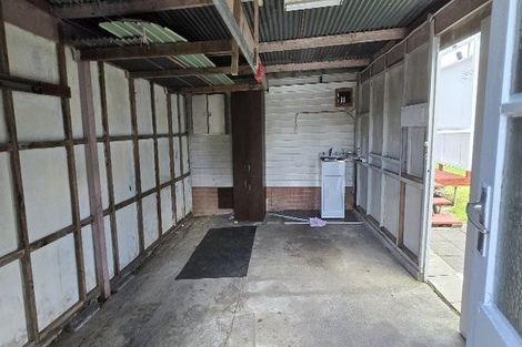 Photo of property in 67 View Road, Henderson, Auckland, 0612