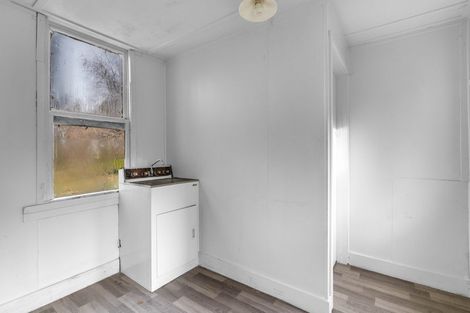 Photo of property in 16a-b Johnston Street, Gore, 9710