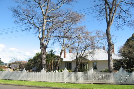 Photo of property in 6 Grey Street, Marton, 4710