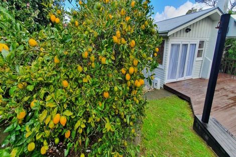 Photo of property in 2/34 Valley View Road, Glenfield, Auckland, 0629
