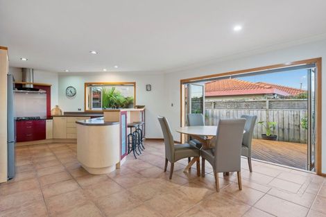 Photo of property in 50 Plateau Heights, Mount Maunganui, 3116