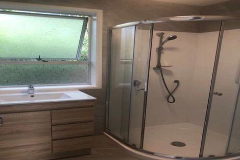 Photo of property in 2/7 Malters Place, Browns Bay, Auckland, 0630