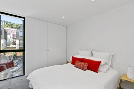 Photo of property in 75 Melbourne Road, Island Bay, Wellington, 6023