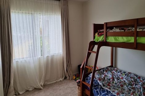 Photo of property in 17 Ferntree Terrace, West Harbour, Auckland, 0618