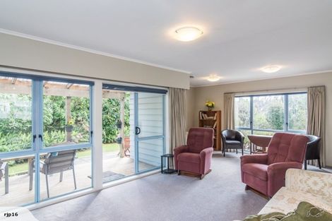 Photo of property in 320 Te Moana Road, Waikanae, 5036