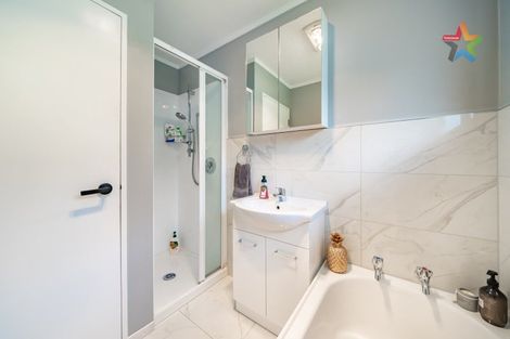 Photo of property in 43b Hartford Crescent, Totara Park, Upper Hutt, 5018