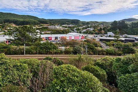 Photo of property in 15b Florio Terrace, Tawa, Wellington, 5028