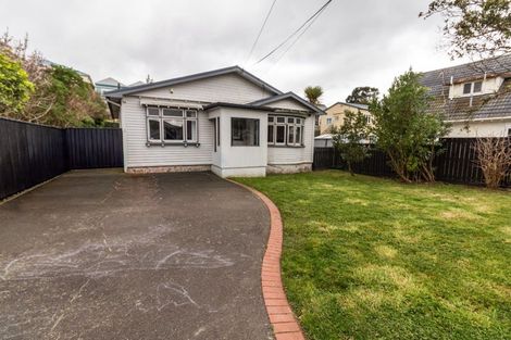 Photo of property in 2 Akatea Street, Berhampore, Wellington, 6023