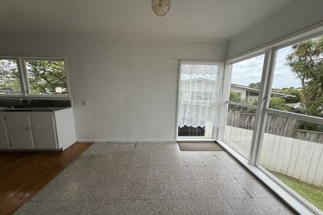 Photo of property in 9 Justin Place, Te Atatu Peninsula, Auckland, 0610