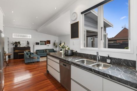 Photo of property in 39 Queen Street, Petone, Lower Hutt, 5012