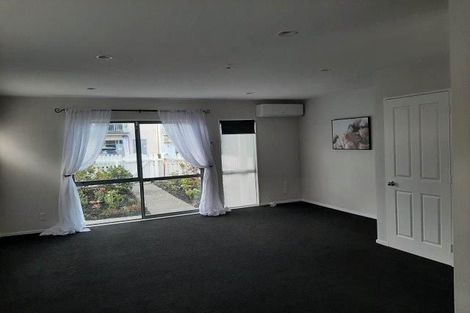 Photo of property in 1/3 Hulme Place, Henderson, Auckland, 0612