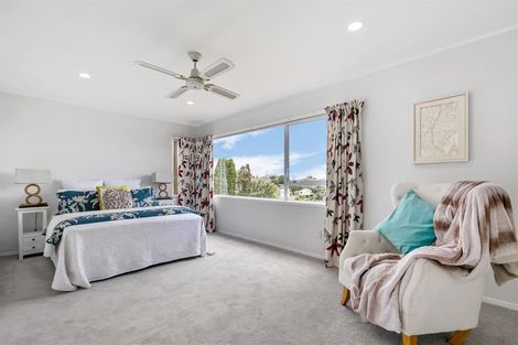 Photo of property in 33 Agincourt Street, Glenfield, Auckland, 0629