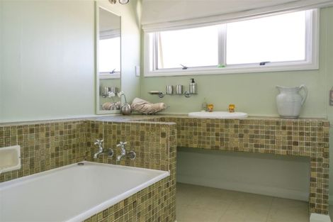 Photo of property in 11 Holdaway Street, Riversdale, Blenheim, 7201