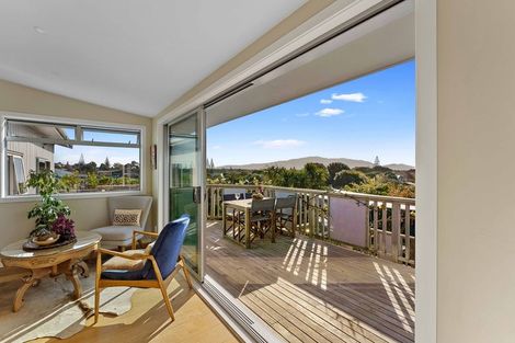 Photo of property in 7 Kawau Grove, Waikanae Beach, Waikanae, 5036