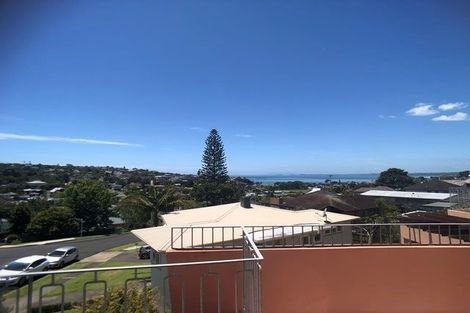 Photo of property in 2/55 East Coast Road, Milford, Auckland, 0620