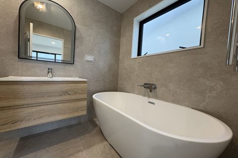 Photo of property in 129c Oaktree Avenue, Browns Bay, Auckland, 0630