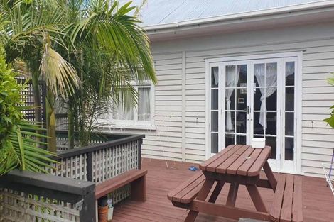 Photo of property in 18 Jasper Avenue, Mount Roskill, Auckland, 1041