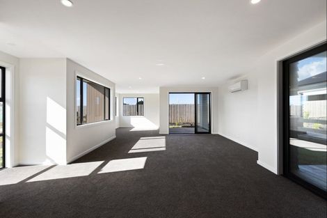 Photo of property in 58 Paparahi Place, Wainui, Silverdale, 0992