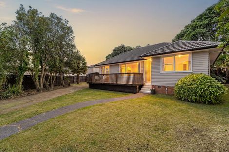 Photo of property in 24 Mackenzie Street, Te Atatu South, Auckland, 0610